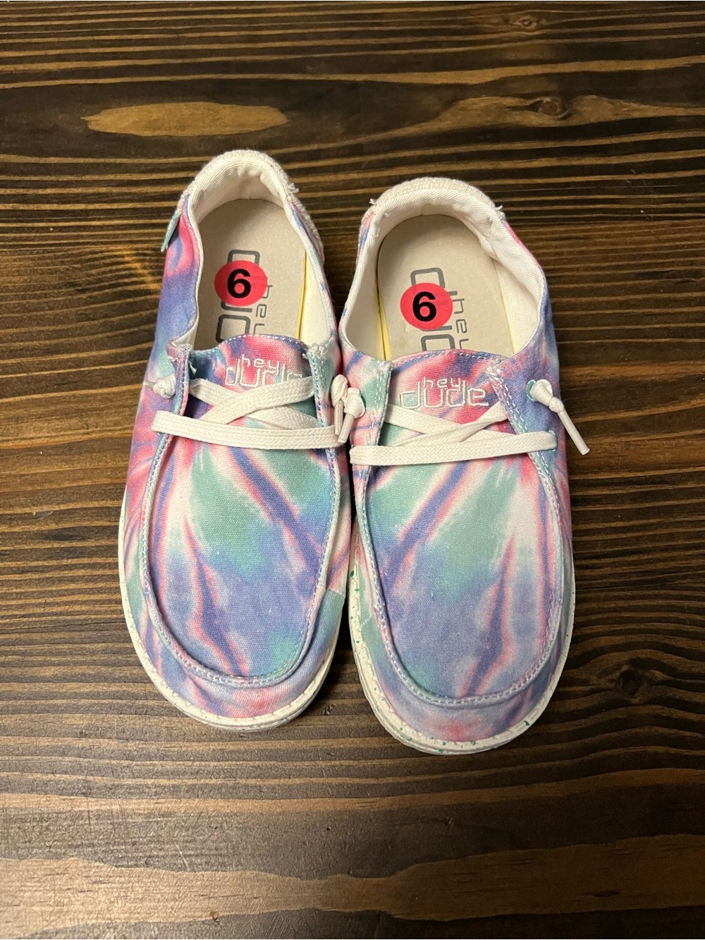 Woman’s Tie-Dye Canvas Hey Dudes- Pastel Pink, Blue & Purple Size 6- NWOT - Picture 2 of 4